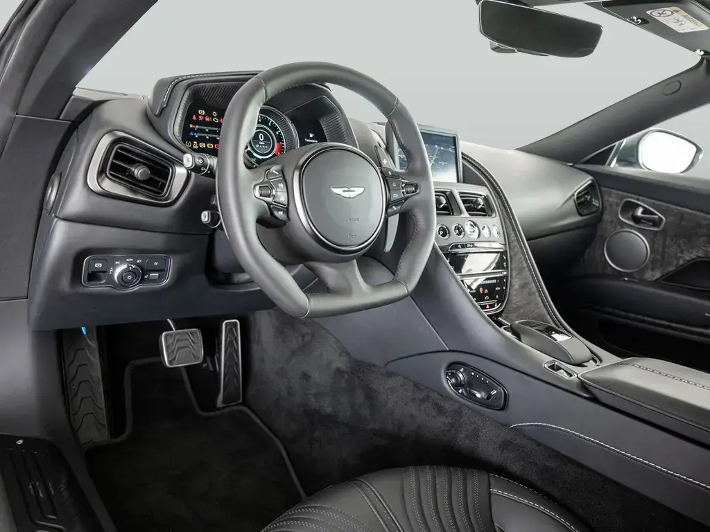 アストンマーティン中古 | 2023 DB11 V8 Coupe、Aston Martin